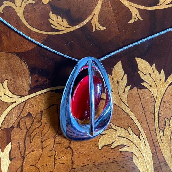 Blood Red and Silver Pendant Necklace - Picture 4 of 9